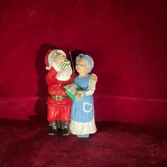 HALLMARK KEEPSAKE ORNAMENT 1994 - Picture 7 of 8
